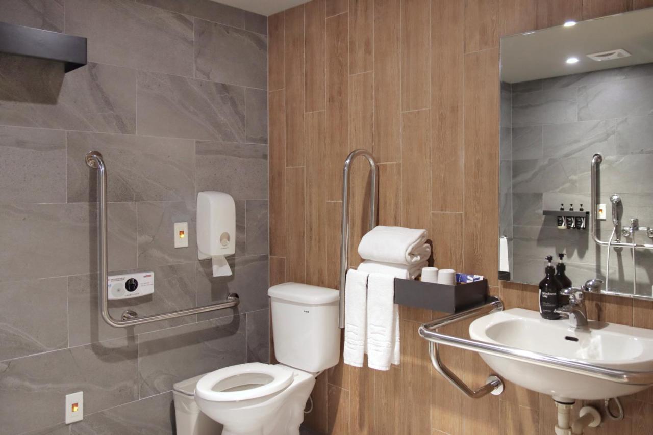 Kindness Day Hotel Tainan Bagian luar foto