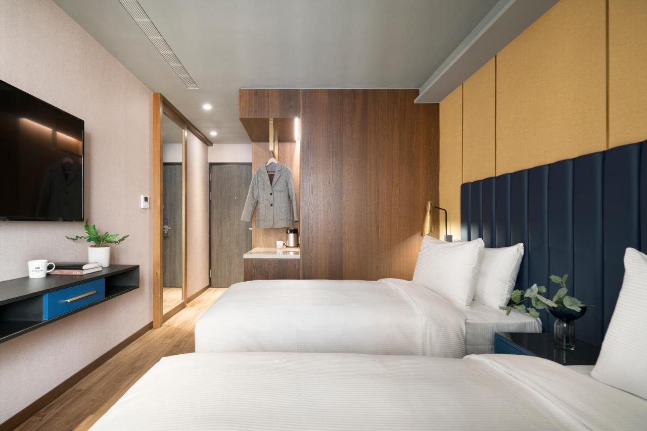 Kindness Day Hotel Tainan Bagian luar foto